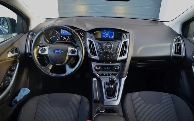 Ford Focus cena 35800 przebieg: 227265, rok produkcji 2014 z Bielawa małe 497